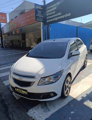 CHEVROLET ONIX 1.4 MPFI LTZ 8V FLEX 4P AUTOMÁTICO CHEVROLET ONIX 1.4 MPFI LTZ 8V FLEX 4P AUTOMÁTICO